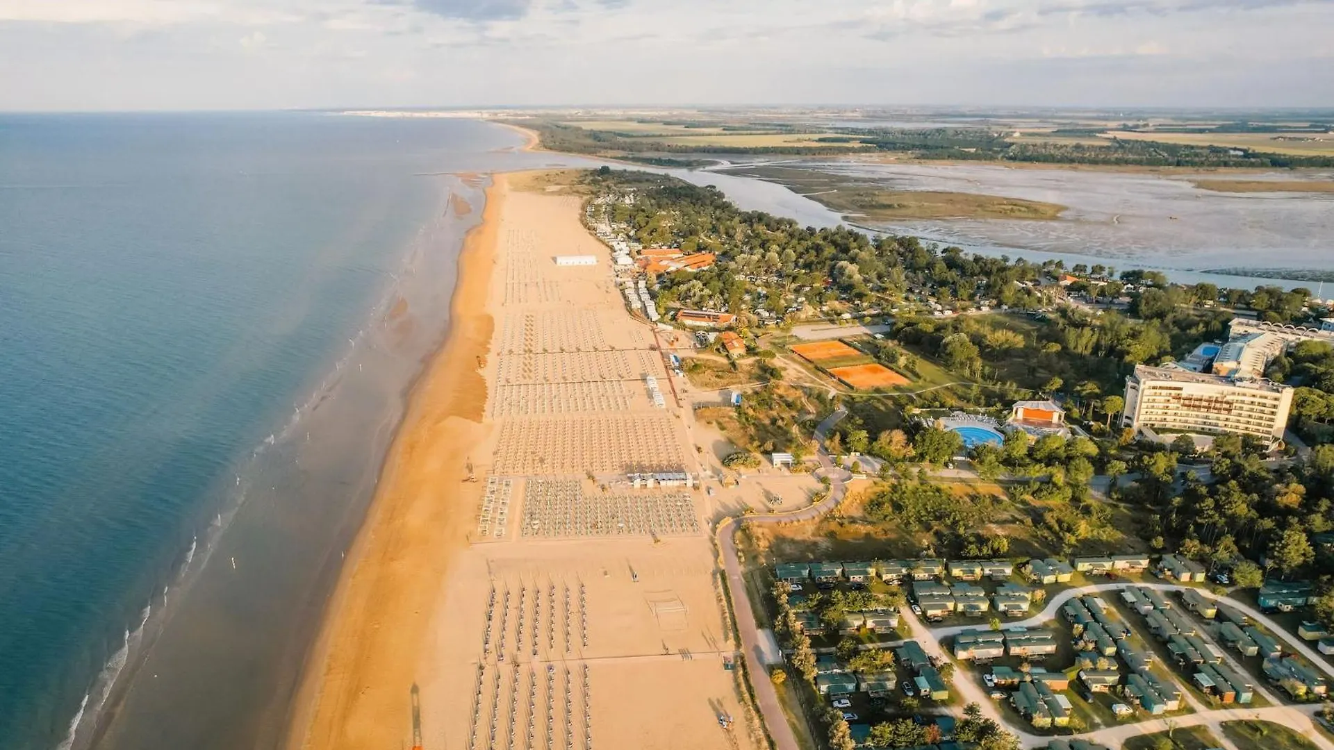 Apartment Side Sea View Flat For 6 Guests Near Bibione Beach Italy