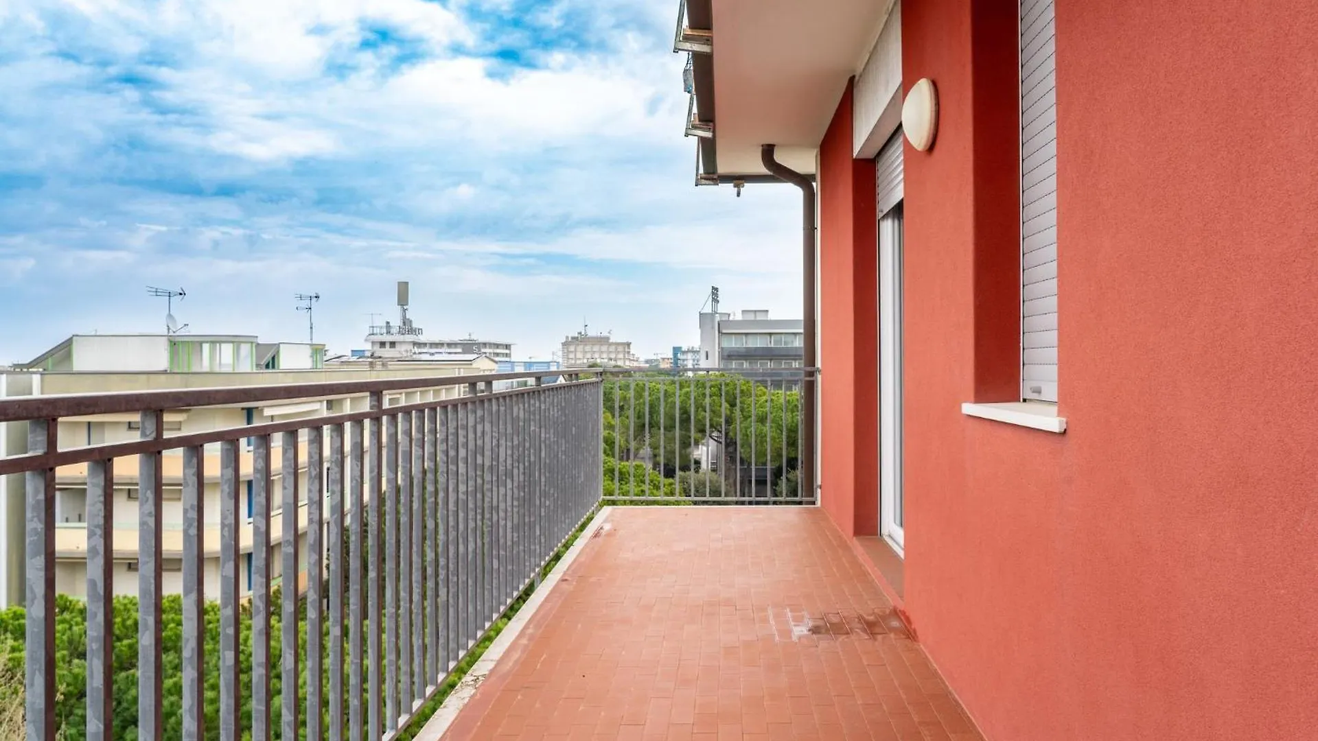 Side Sea View Flat For 6 Guests Near Bibione Beach